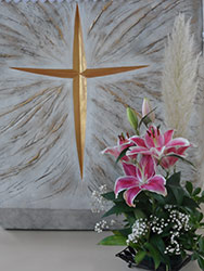 Croix autel Lisieux - Espérance et Vie